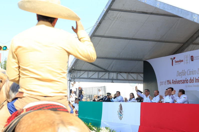 Encabeza Américo Villarreal desfile por el 114 Aniversario del Inicio de la Revolución Mexicana