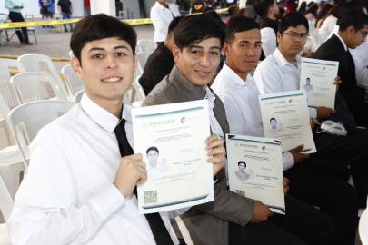 Entregan Títulos Técnicos a exalumnos del CETIS 71