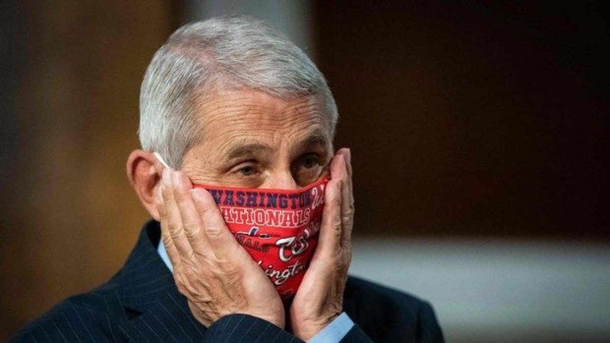 Fauci indica que deberían considerarse las restricciones sanitarias de nueva cuenta