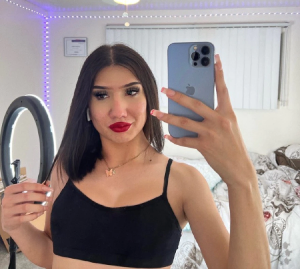 Modelo descubre que su papá es uno de sus suscriptores en OnlyFans