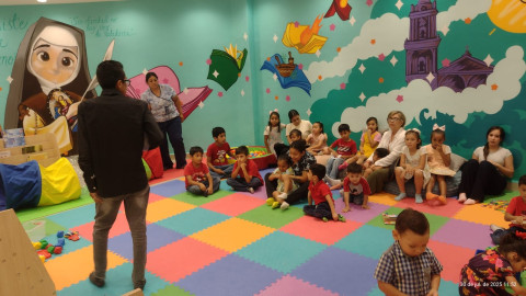 Atrae 'Bebeteca' de Nuevo Laredo a madres con niños de primera infancia