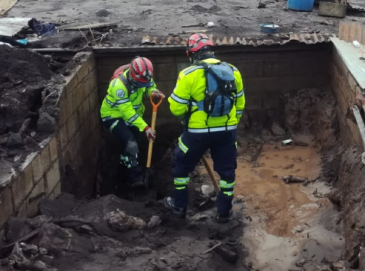 Rescatistas de las victimas de Guatemala, reanudan actividades 