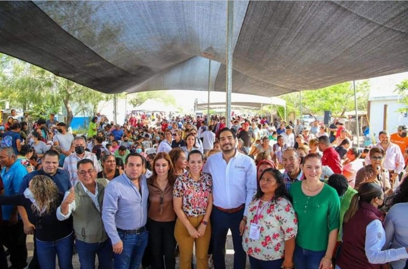 Reciben familias de Unidad y Esfuerzo al Alcalde de Reynosa 