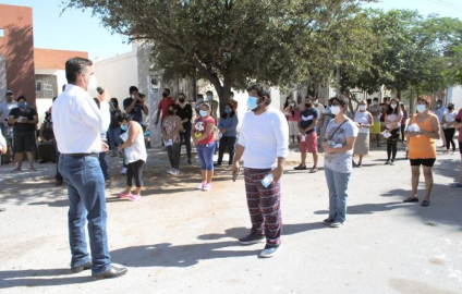 Lleva COMAPA jornada de contratación a Fraccionamiento Ventura