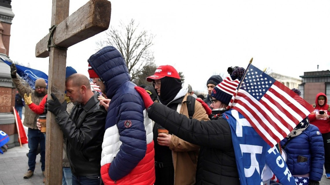 Seguidores de Trump protestan frente al Capitolio de Estados Unidos