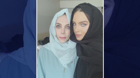 Belinda y su madre sorprenden por increíble parecido