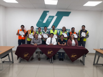 Ayuda Universidad Tecnologica a combatir déficit de traileros 