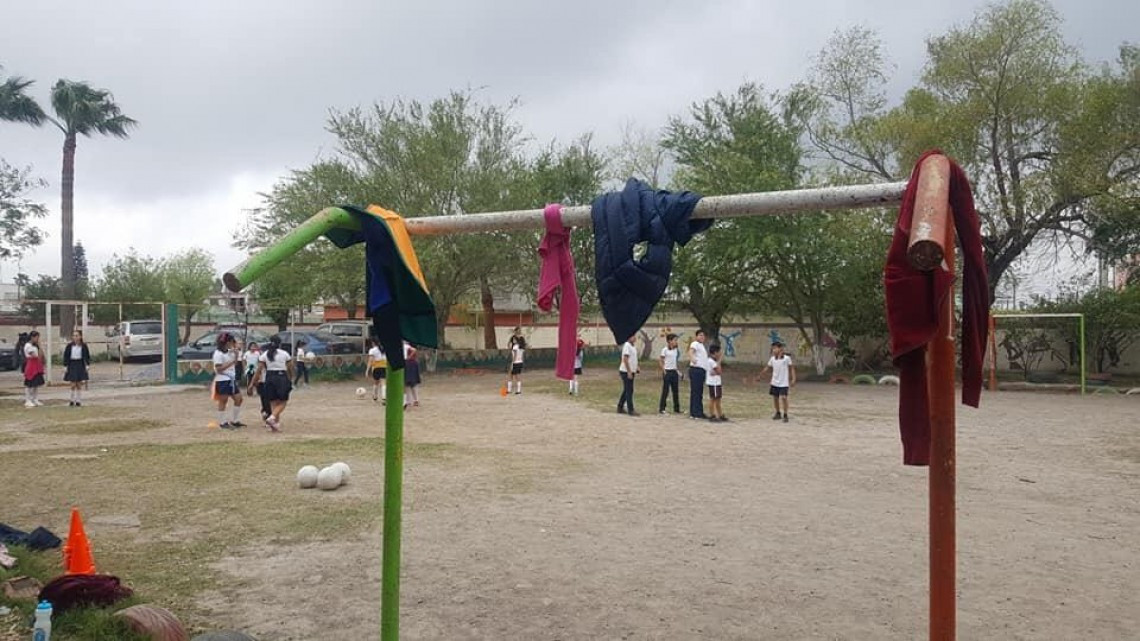 Llevan actividades deportivas a primarias de Matamoros