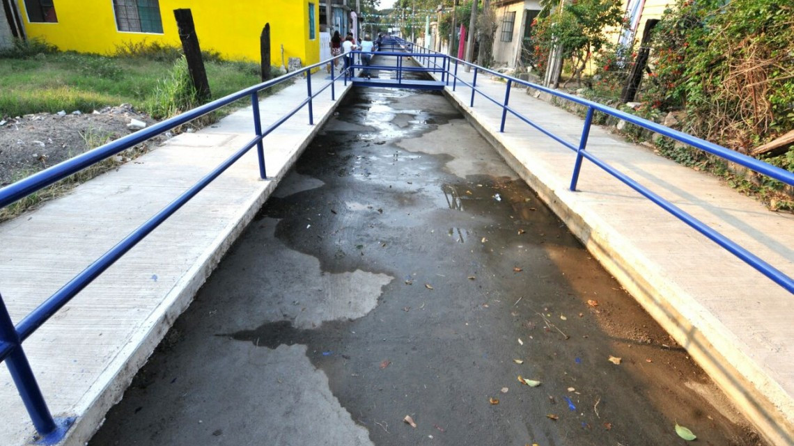 Solucionan problema de inundaciones en colonias