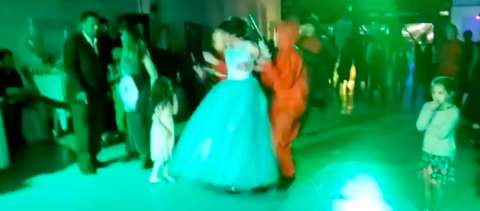 Quinceañera decide hacer su baile al estilo de la “Casa de Papel”