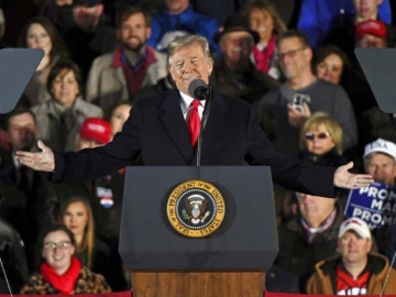 Trump sugiere crear cadena para competir con CNN