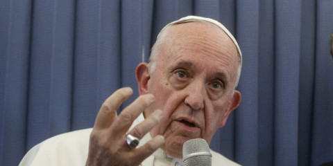 El papa recomienda psiquiatría para homosexualidad detectada en niñez