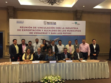 Acuerdan traer trabajadores de SLP y Veracruz