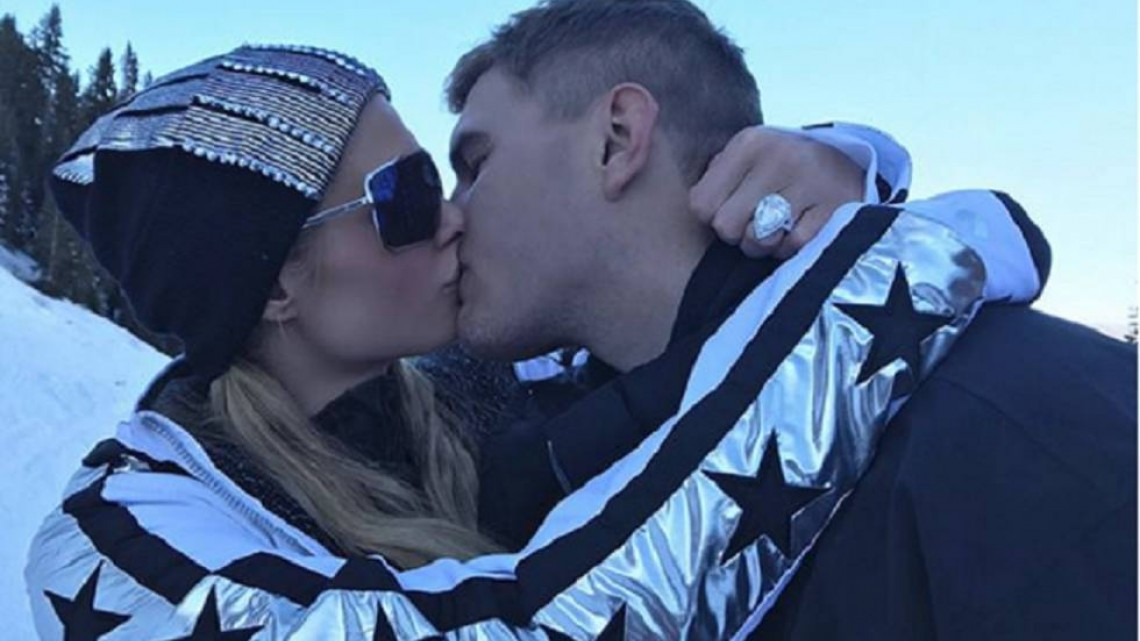 Paris Hilton pierde su anillo de compromiso