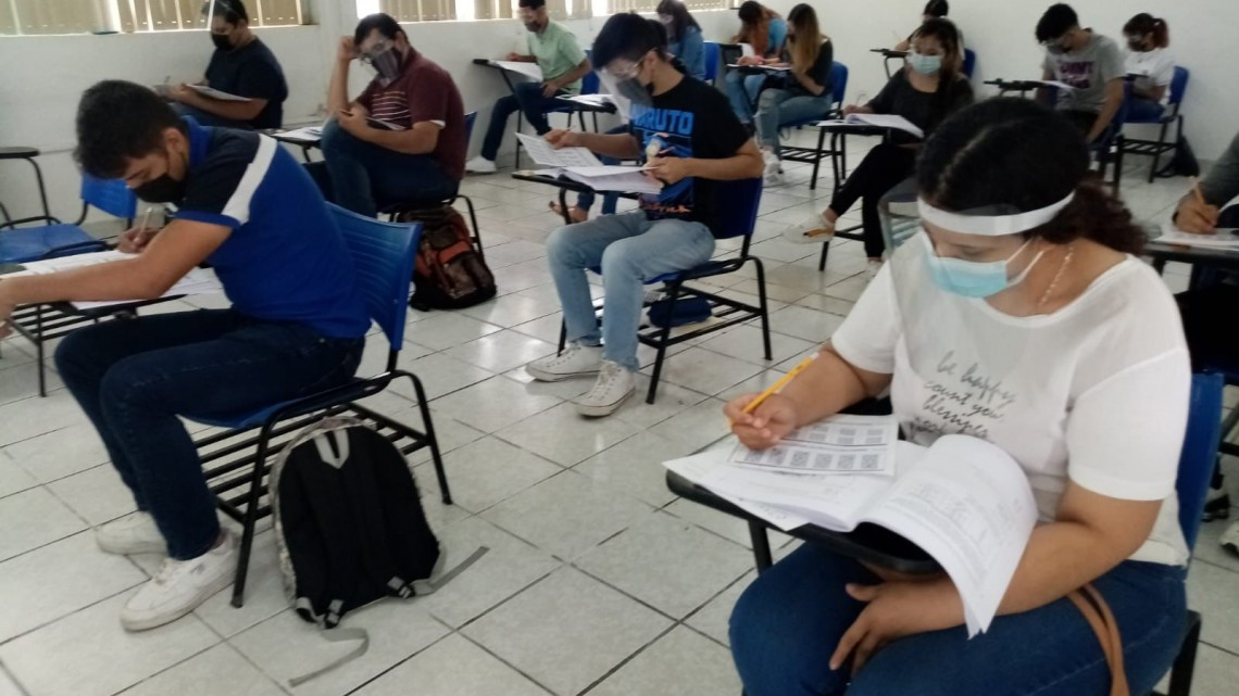 Presentan el examen Ceneval 170 jóvenes para la carrera de Licenciado en Enfermería en Nuevo Laredo 