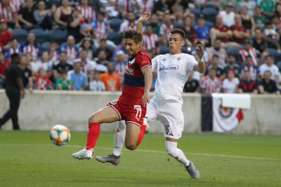 Chivas cae 2 a 1 frente a la Fiorentina