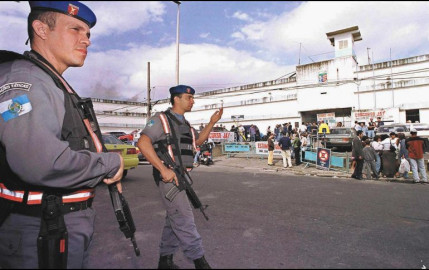 Seis heridos tras ataque con una hacha en escuela de Brasil