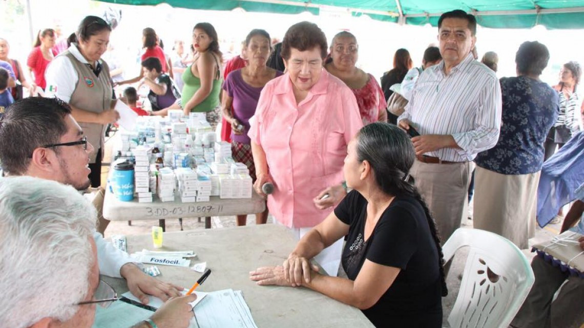Entregan apoyos a familias de la ciudad