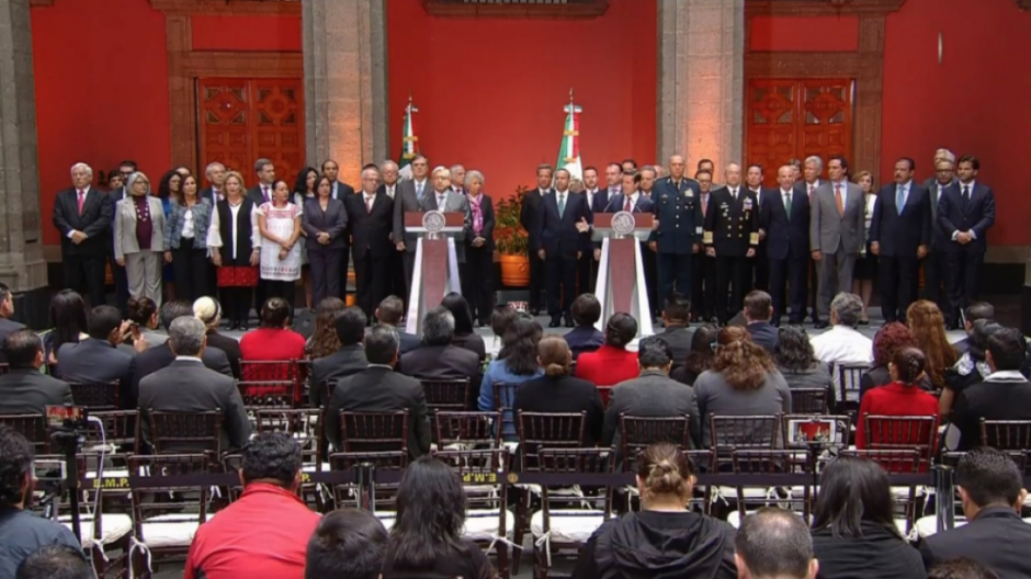 Entre contrastes, AMLO y EPN inician proceso de transición