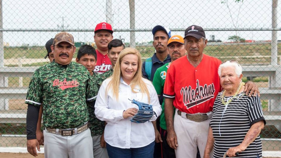 Realizan rehabilitación de campo de béisbol