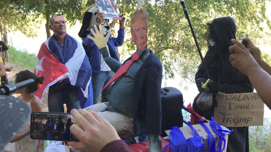 Migrantes del puente nuevo celebran triunfo de Joe Biden