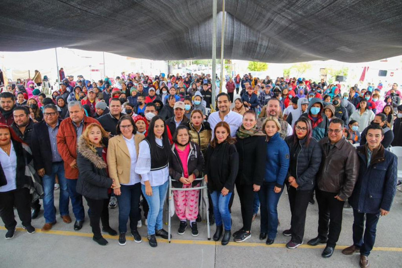 Atendió Carlos Peña Ortiz a más de 500 personas en Villa Florida 