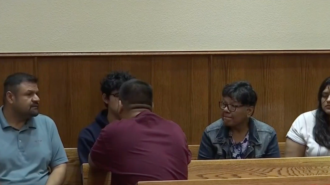 Hombre apuñala 12 veces a su esposa en Mission