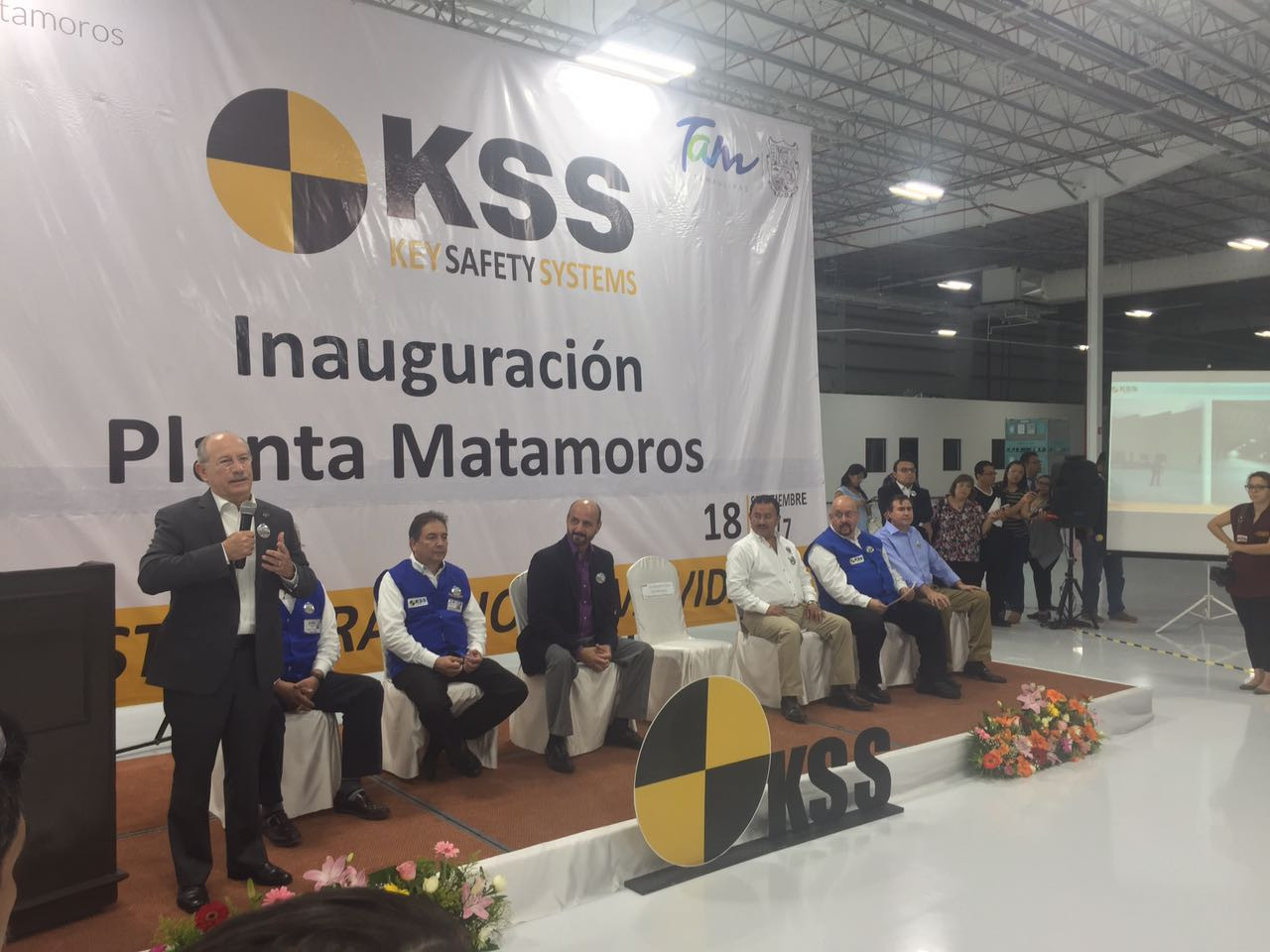 Inauguran autoridades nueva maquiladora en Matamoros 