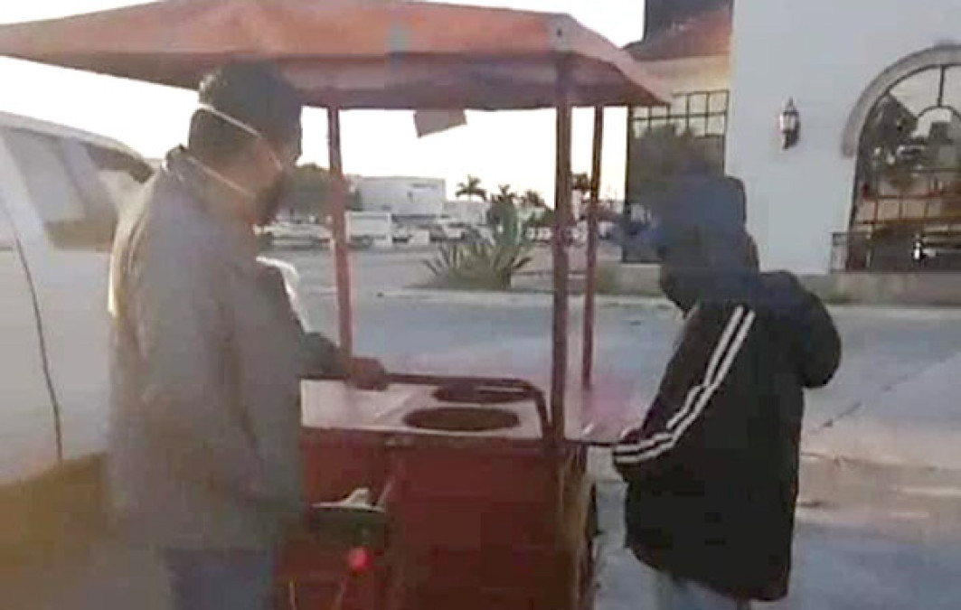 Sufre robo de su triciclo y le regalan uno nuevo