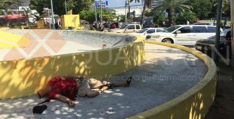 Asesinan a un hombre frente a su familia en Zihuatanejo