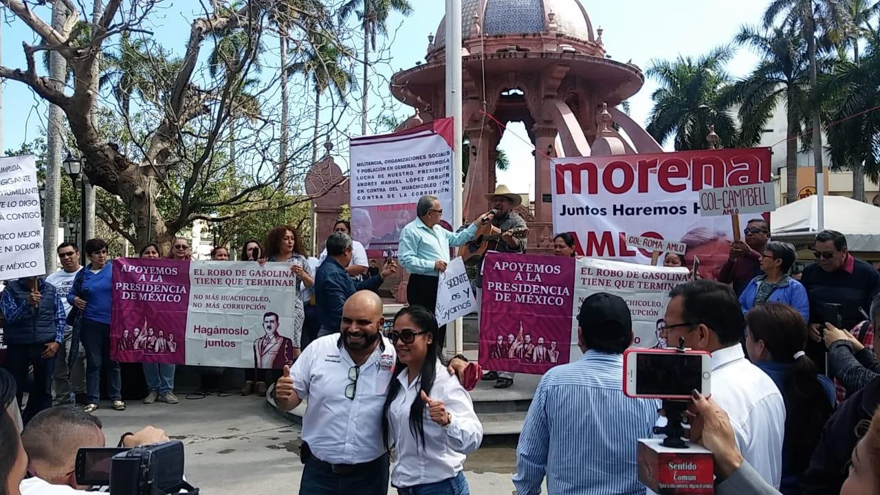 Se concentran en Plaza de Armas en apoyo a AMLO