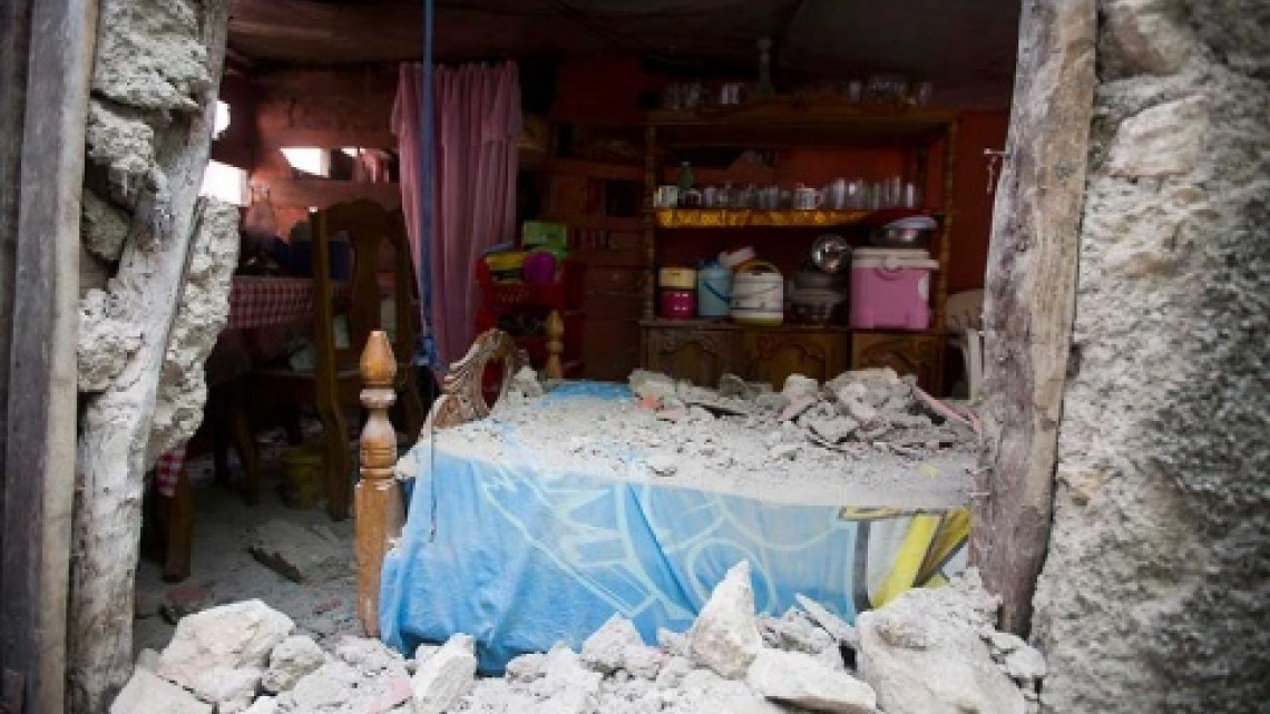 Aumentan a 14 muertos por sismo en Haití