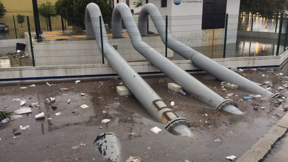 Lluvia torrencial inunda zonas bajas de Matamoros