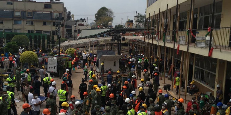 Detectan 5 personas vivas en escombros del colegio Rébsamen
