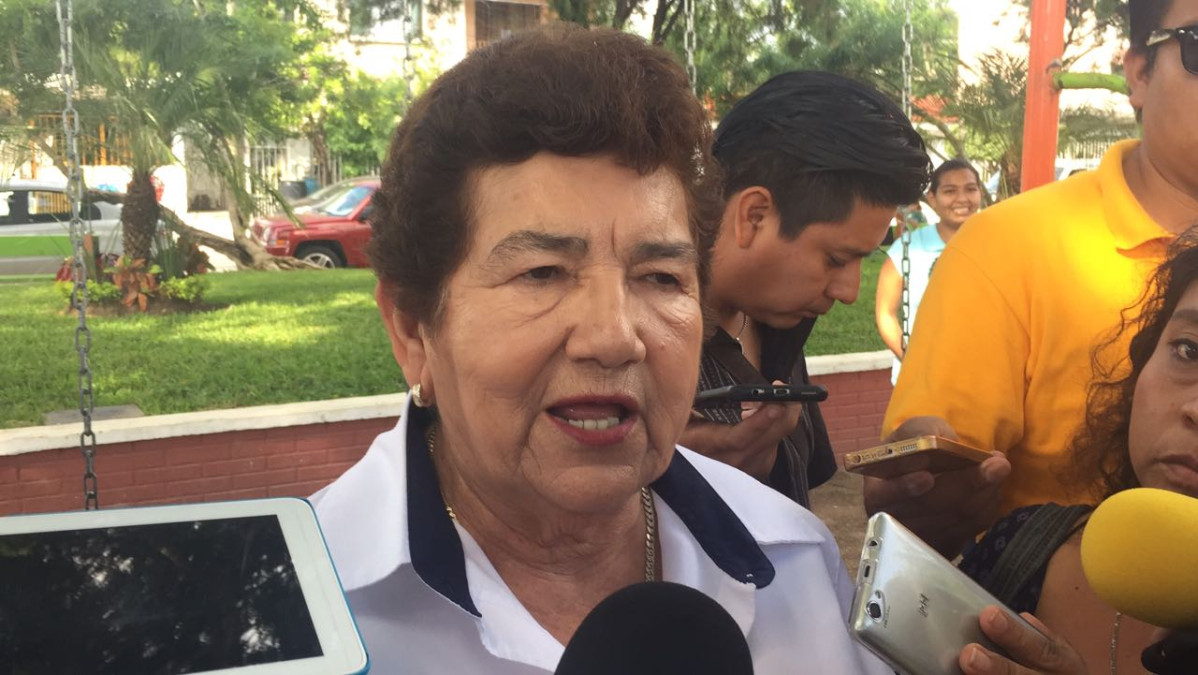 Alcaldesa se defiende de críticas sobre su persona