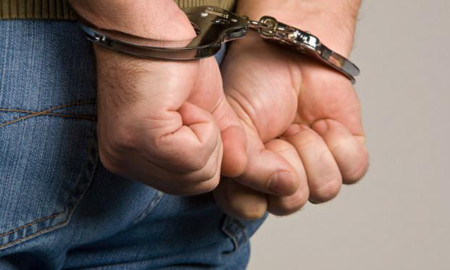 Detienen a hombre acusado de violar a una bebe en India