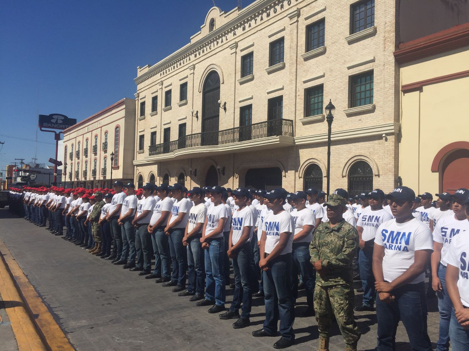 Juran bandera soldados del SMN en Matamoros