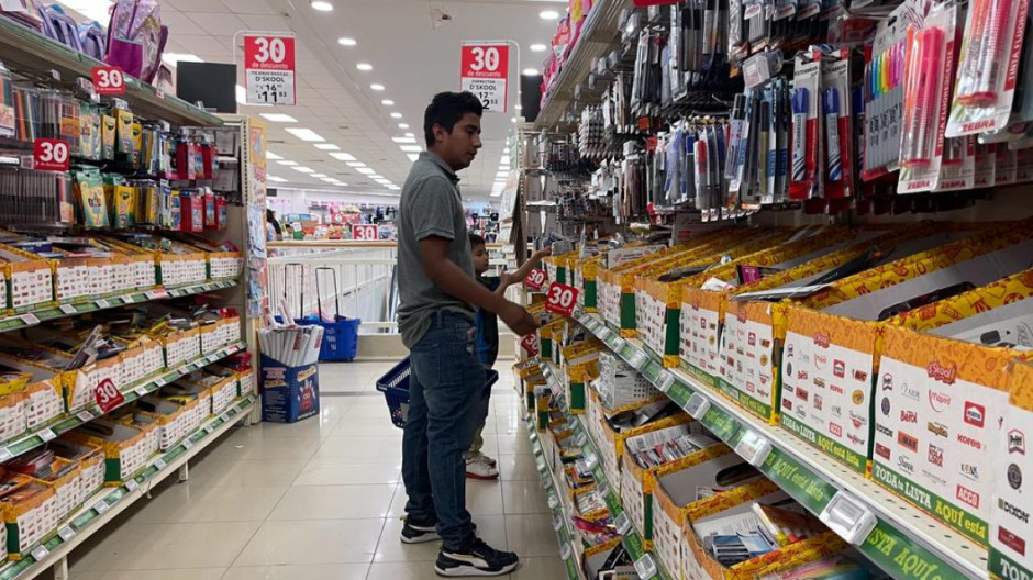 Padres de familia gastan hasta 10 mil pesos en regreso a clases