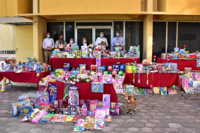 DIF Reynosa recibe donación de juguetes y ropa del personal de PEMEX