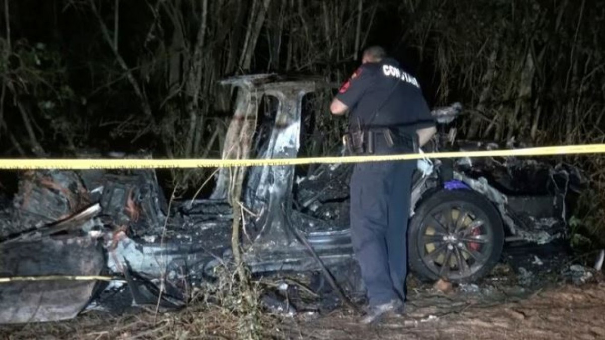Accidente de auto Tesla deja dos muertos en Tx