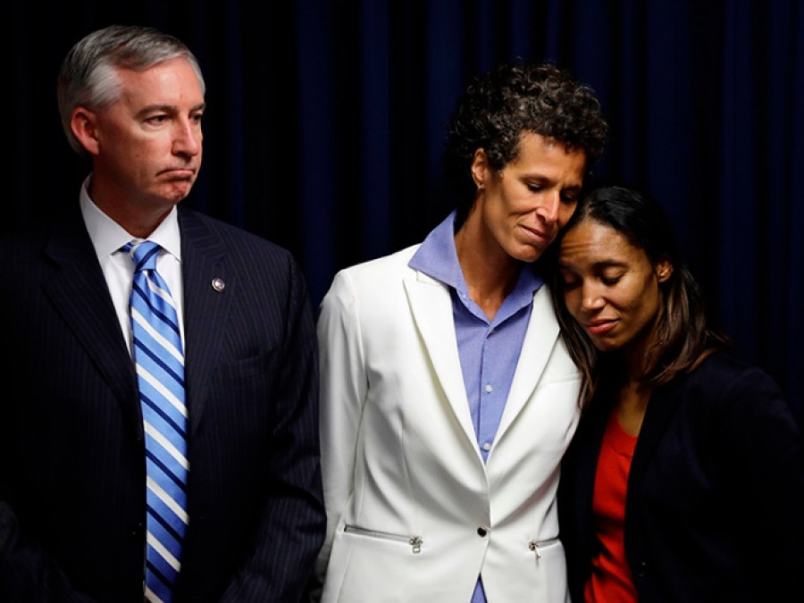 Acusadora de Bill Cosby celebra veredicto del juez