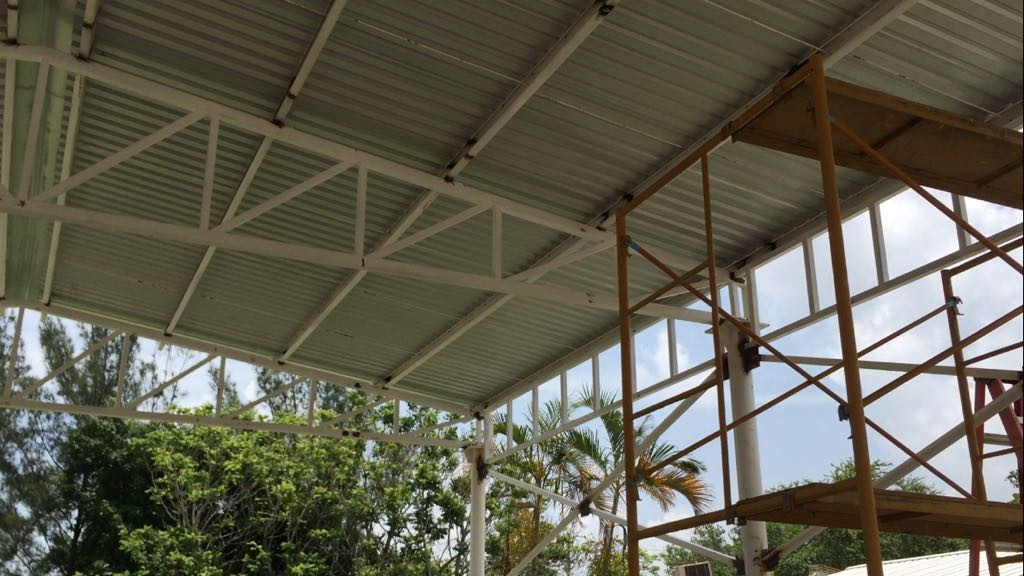 Aprovechan periodo vacacional para ejecutar obras en planteles educativos