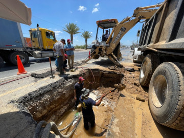 Programa COMAPA reparación de fuga de agua en horario nocturno