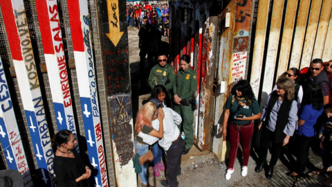 Abren frontera entre México y EU para familias