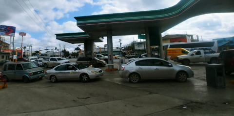 Se mantienen gasolineras al margen en materia de precios