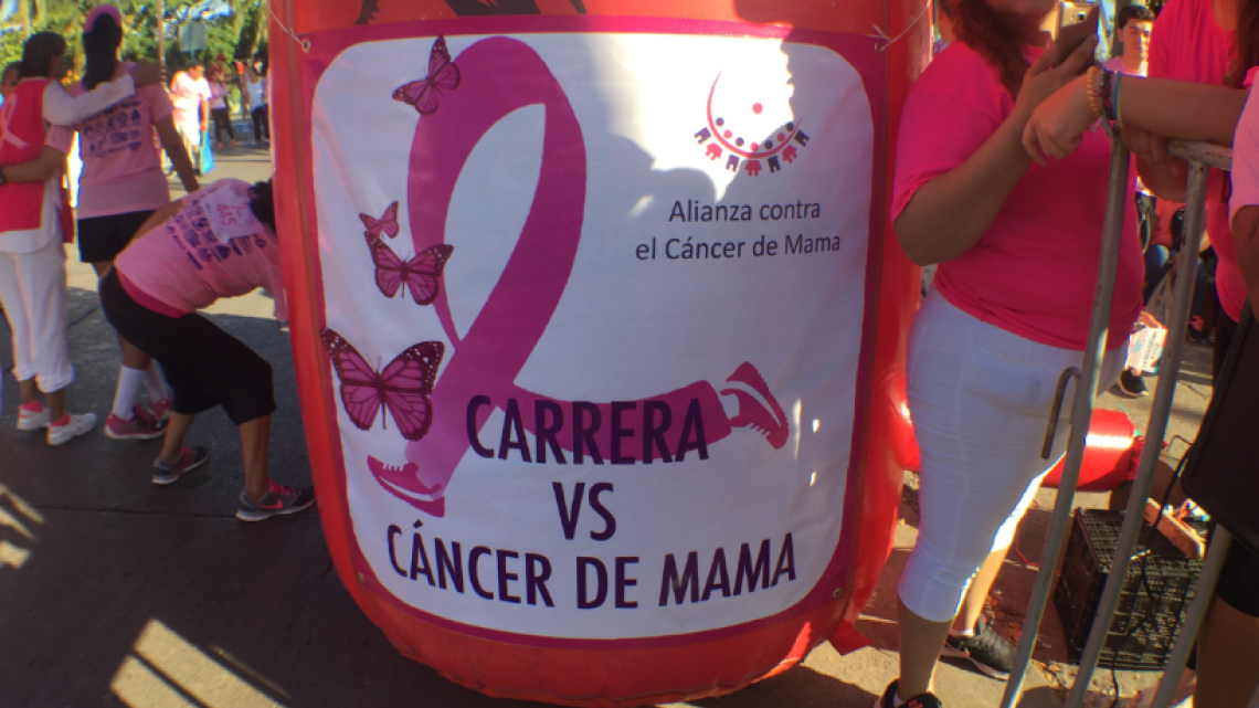 Corren contra el cáncer de mama