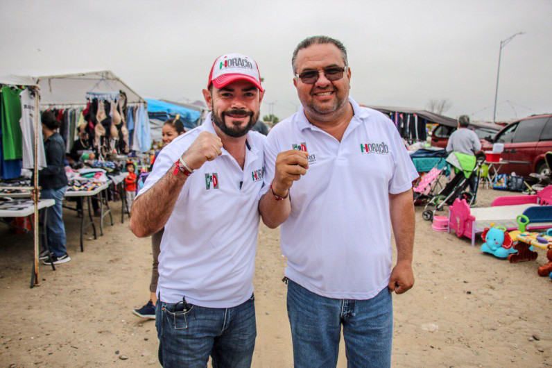 Horacio Seoane recorre la pulga "Lauro Luis Longoria"