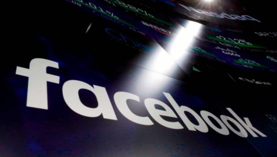 Facebook informa haber compartido información de 87 millones a CA