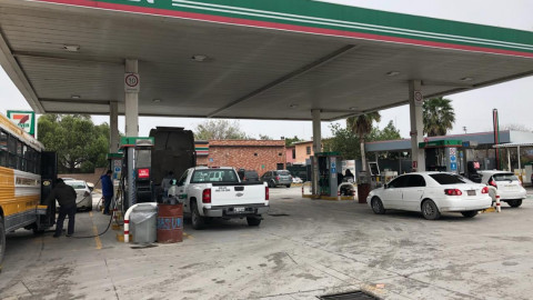 Baja precio de la gasolina y genera desabasto en Matamoros