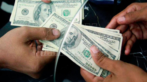 Cotiza el dólar en $17.95 en casas de cambio 